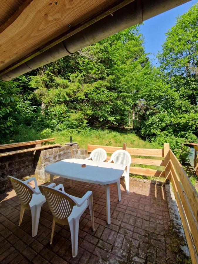 Chalet De La Foret 1 A 6 Pers Saint-Sauveur  Экстерьер фото
